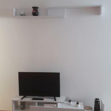 Melody Apartment อัลบายูเลีย ภายนอก รูปภาพ